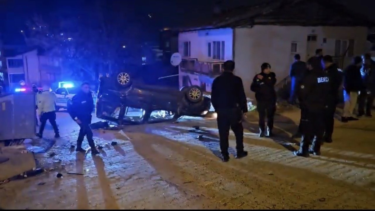 Tokat’ta Hafif Ticari Araç Takla Attı: 5 Kişi Yaralandı