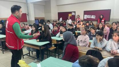 Türk Kızılay’dan Iğdır İnönü Ortaokulu Öğrencilerine Bilinçlendirme Eğitimi