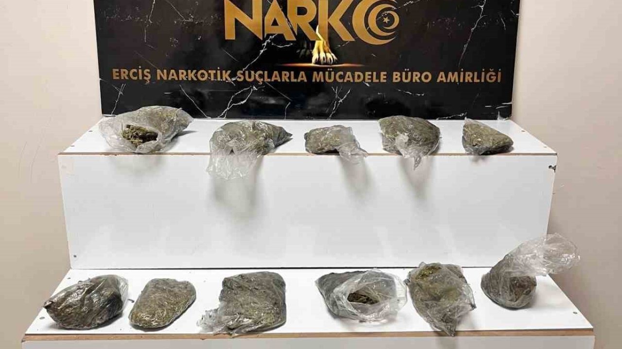 Van Erciş’te Narkotik Operasyonu: 4 Kilo 400 Gram Esrar Ele Geçirildi