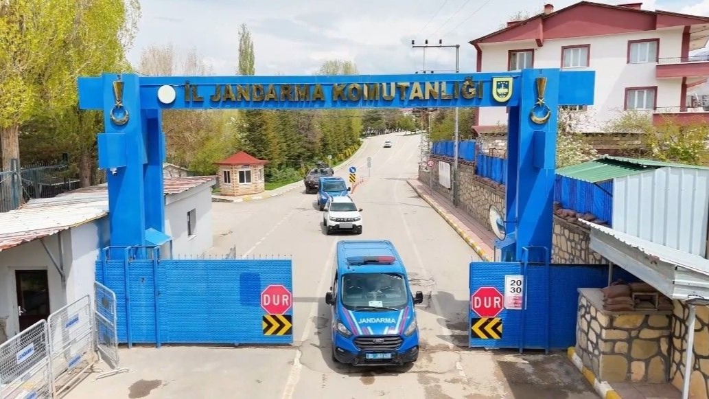 Van ve Hakkari’de Zehir Tacirlerine Çift Darbe: 324 Kilogram Uyuşturucu Ele Geçirildi