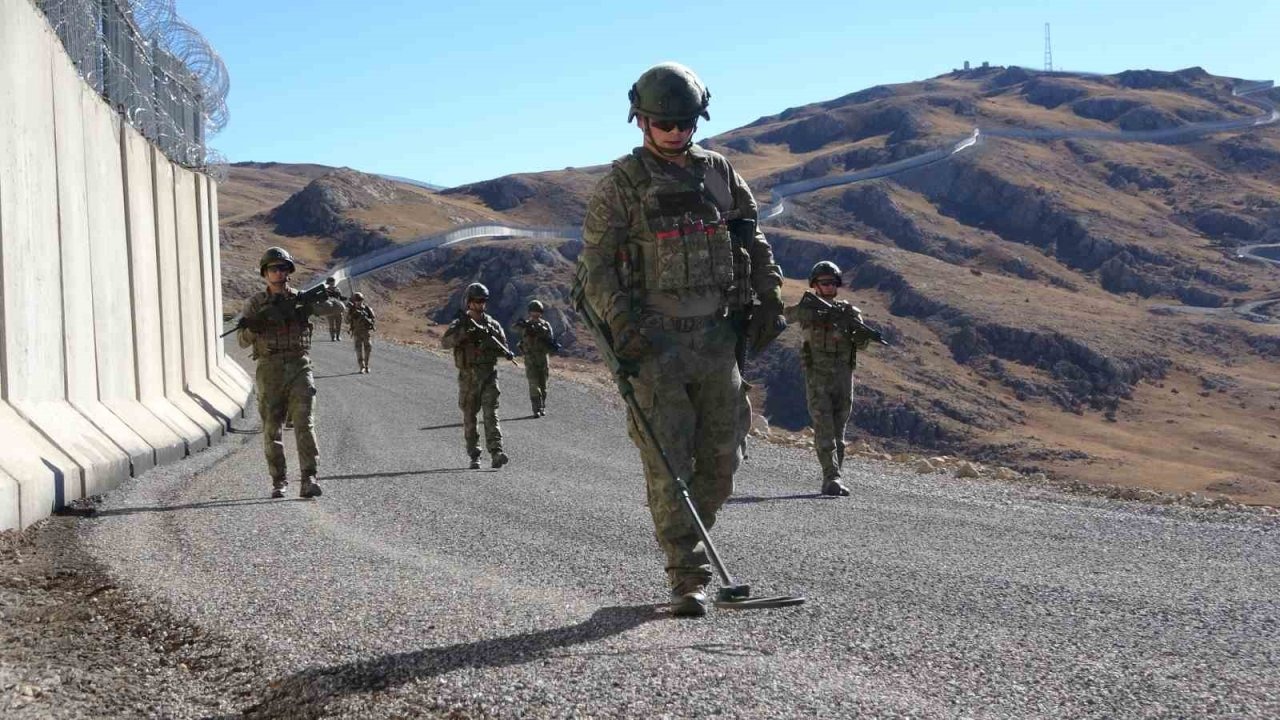 Van&#039;da Türkiye-İran Sınır Duvarı Çalışmaları Tamamlanma Aşamasında