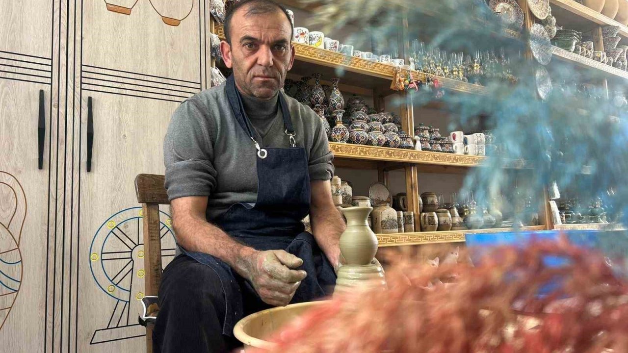 Van’ın 3 Bin Yıllık Çömlekçilik Geleneği Tek Bir Ustanın Azmiyle Yaşıyor