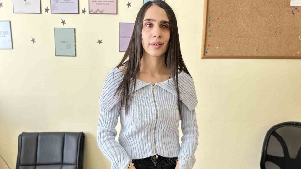 Yüksekova’nın Gönül Rehberi: Doğuştan Görme Engelli Öğretmen Berçem Tüner