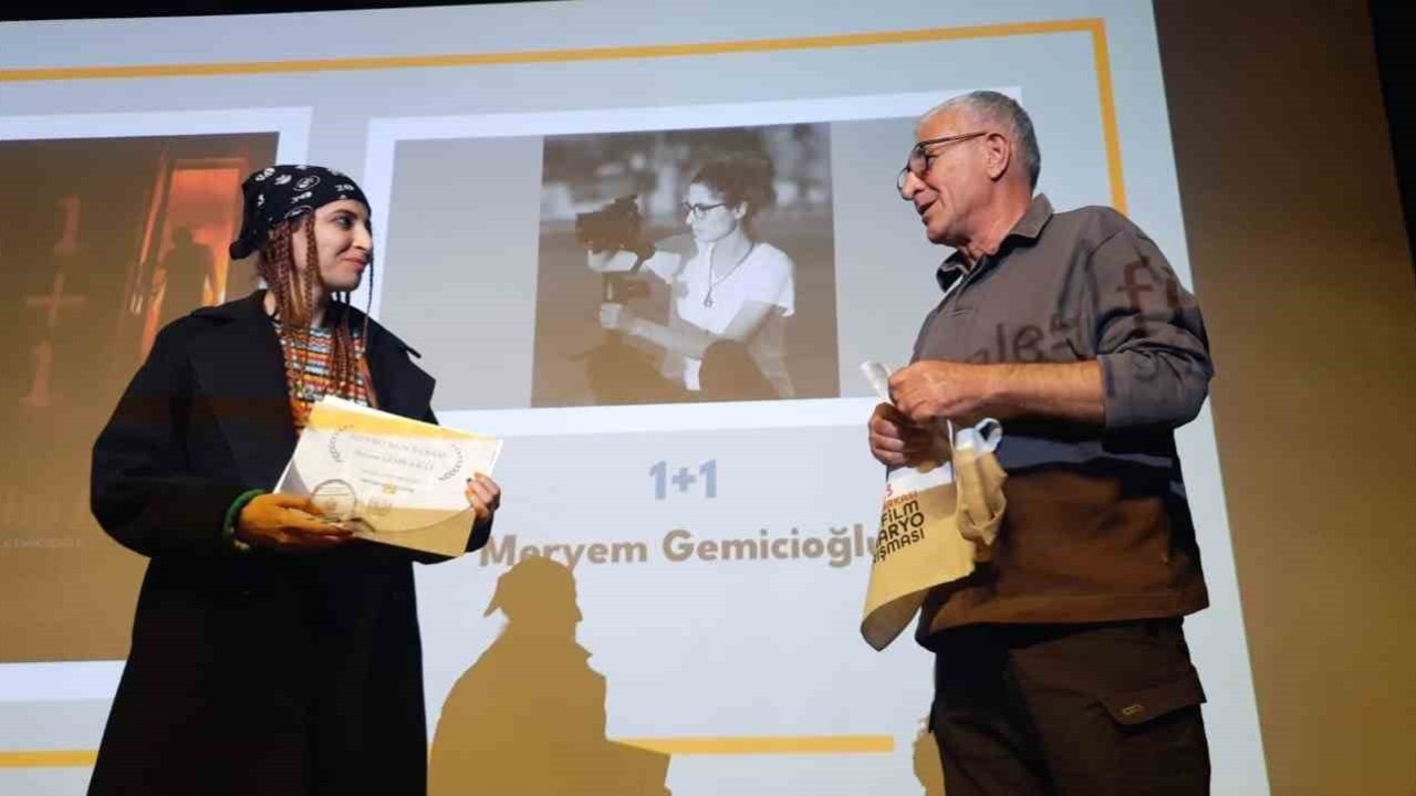 YYÜ Öğrencisi Yönetmen Meryem Gemicioğlu’na &quot;1+1&quot; Filmiyle Ödül
