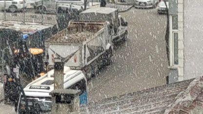 Van’da dolu yağışı şehri beyaza bürüdü