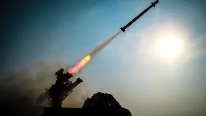 İran’dan Balistik Füze Gösterisi: Umman Denizi’ndeki Hedefler Vuruldu