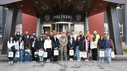 Ağrı İl Emniyet Müdürü Önder’den Öğrencilere Kariyer ve Güvenlik Mesajı