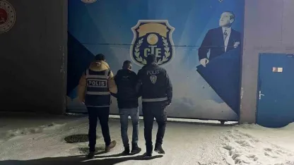 Sarıkamış’ta 'Dur' İhtarına Uymayan Hükümlü Kovalamacayla Yakalandı