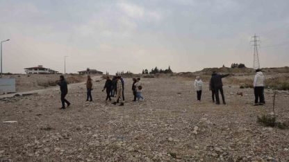 ‘Biz anlaşıp yapamadık ama yaparsa devletimiz yapar’ diyen site sakinleri, yuvalarından geriye kalan boş arazinin rezerv alanına alınmasını istiyorlar