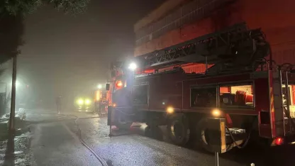 Uşak’ta poşet fabrikasında çıkan yangın söndürüldü