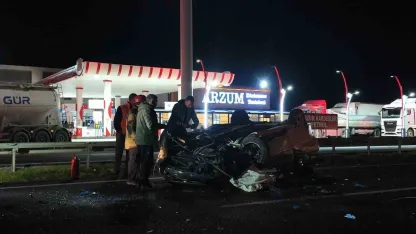 Otomobil tıra arkadan çarpıp takla attı: 1 ölü, 1’i ağır 3 yaralı