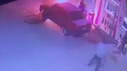 Akaryakıt istasyonunda araç yangını korkuttu
