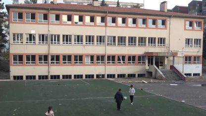 Kahramanmaraş’ta yarım asırlık okul yıkılmayı bekliyor