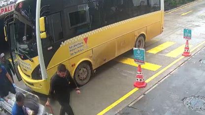 Otobüs şoförü bayılan çocuğu hastaneye yetiştirdi