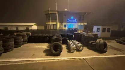 Şanlıurfa’da 2 milyonluk kaçak lastik operasyonu: 2 gözaltı