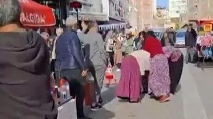 Kadınlar saç başa kavgaya tutuştu: O anlar kamerada