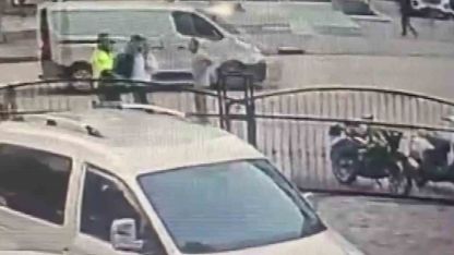 Havaya ateş açtı, trafik polisi yakaladı