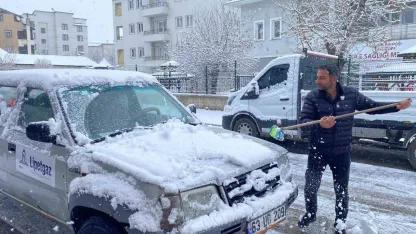 Bingöl Karlıova’da Kar Yağışı Başladı: İlçe Beyaza Büründü