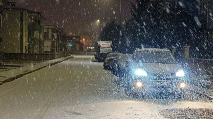 Erzurum’da Hasret Bitti: Şehir Yoğun Kar Yağışıyla Yeniden Beyaza Büründü