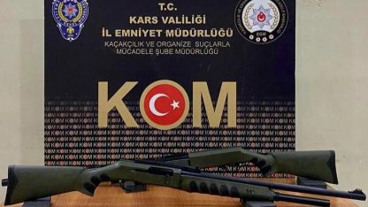 Kars merkezli 3 ilçede silah tacirlerine operasyon: Çok sayıda silah ve mühimmat ele geçirildi