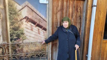 90 Yaşındaki Fikriye Güller’in Hafızası Gençlere Taş Çıkarıyor