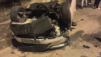 Patnos'ta Feci Kaza: Çarpışan Otomobil Takla Attı, 2 Yaralı