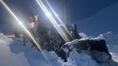 Şırnak’ta Kar Mücadelesi: Kapanan Köy Yollarını Açmak İçin Gece Mesaisi