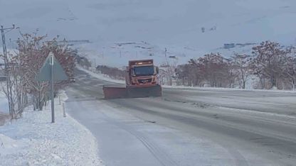 Van'da Kar Esareti: 90 Yerleşim Yeri Ulaşıma Kapandı