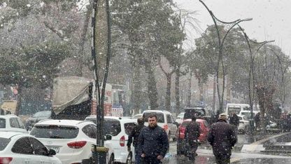 Tatvan’da kar yağışı