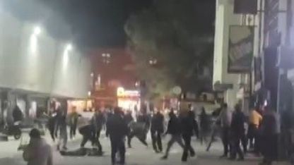 Erzincan’da meydan muharebesini aratmayan kavga: Tabureler havada uçuştu