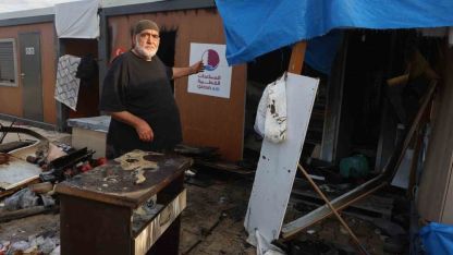 Depremzede yaşlı çiftin yaşadığı konteyner yanarak küle döndü