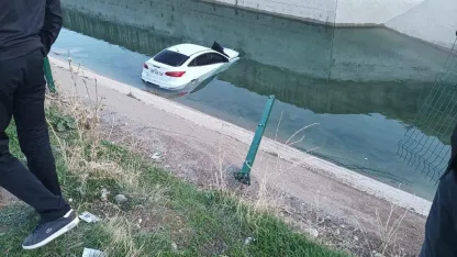 Diyarbakır’da otomobil su kanalına uçtu