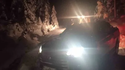 Yaylada mahsur kalan vatandaşların belediye ekipleri kurtardı