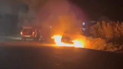 Şanlıurfa’da bir kişi otomobilini ateşe verdi