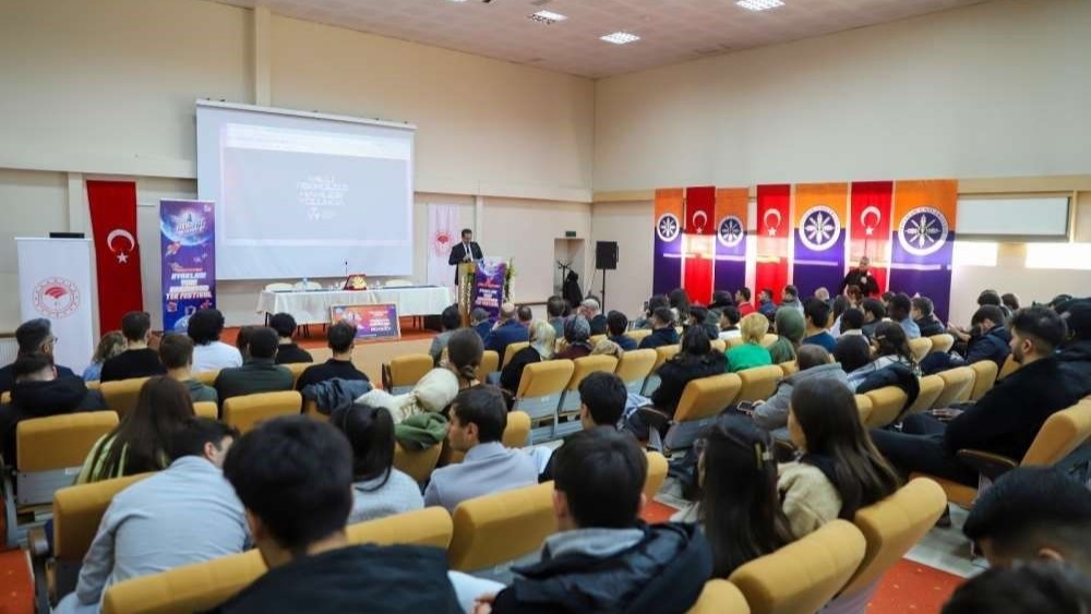 Ardahan’da &quot;Teknofest Türkiye şampiyonluğu tecrübe paylaşımı&quot; yapıldı