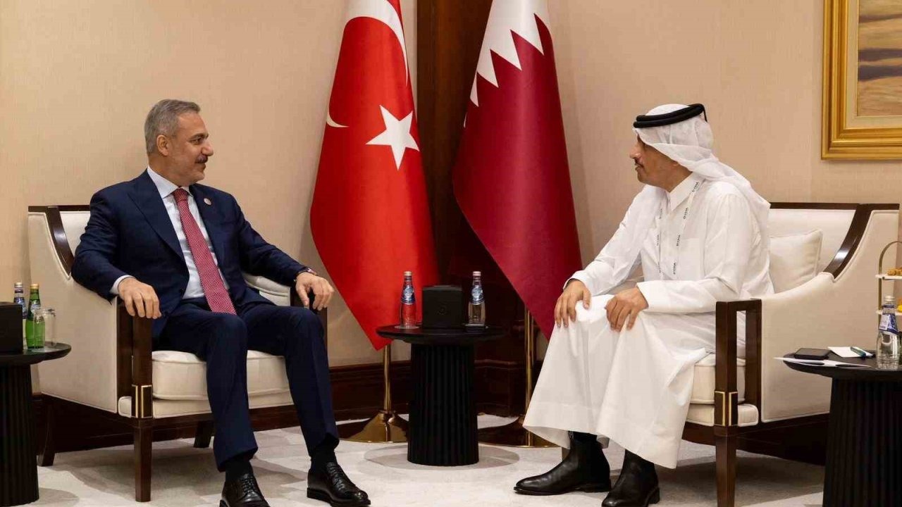 Bakan Fidan, Doha’da Katar Başbakanı Al Thani ile Görüştü
