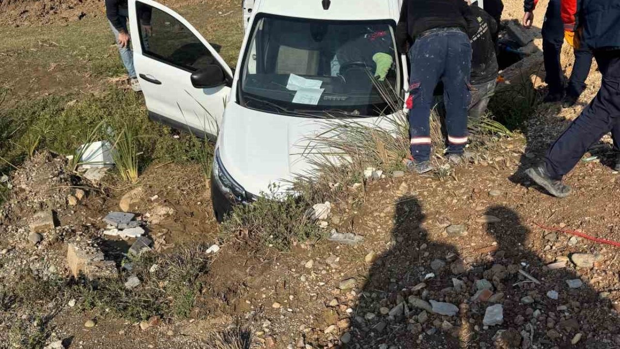 Batman’da otomobil su kanalına düştü: 1 yaralı