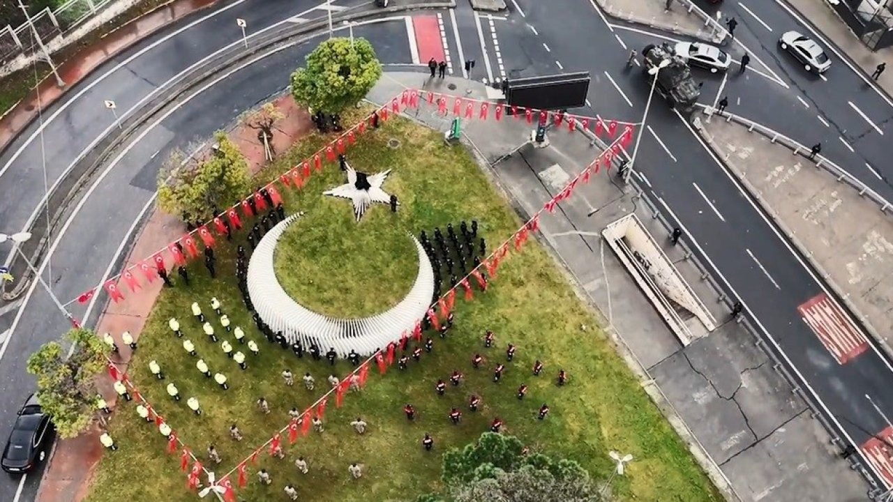 Çevik kuvvet personelinden şehitler için anlamlı anma