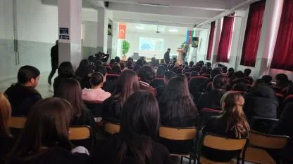 "Çevreyi Koru, Geleceği Kurtar!" Iğdır'da Lise ve Üniversite El Ele Verdi