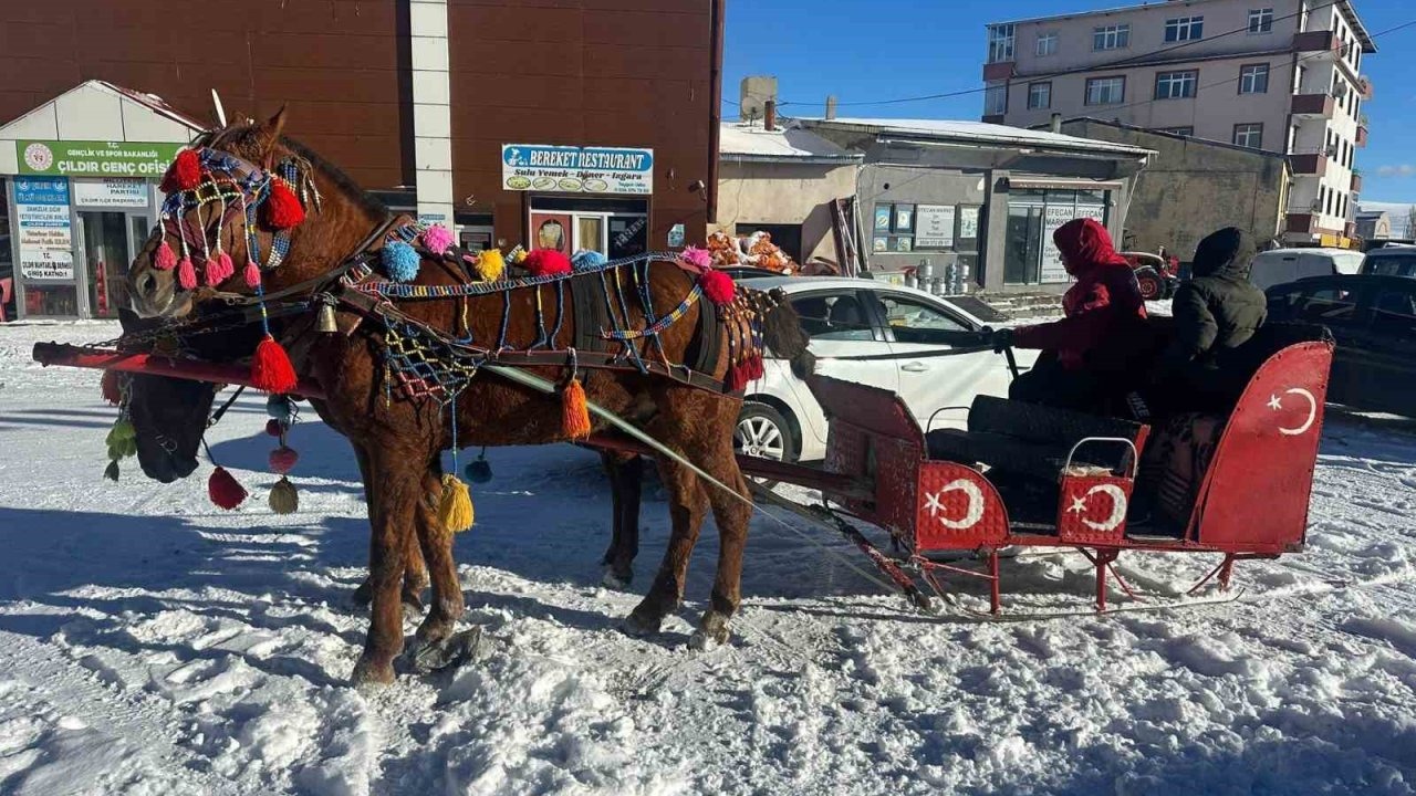 Çıldır Gölü’nde Atlı Kızaklar Süslendi: Yeni Sezon Başlıyor