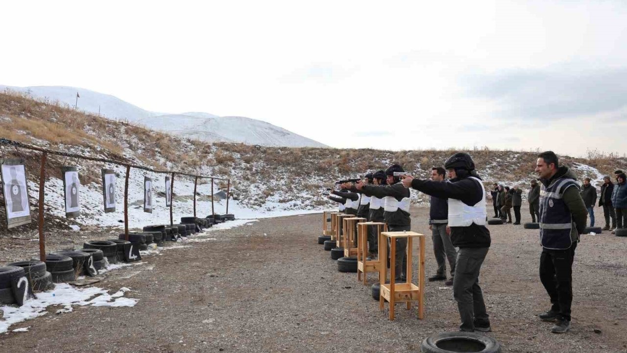 Doğa Koruma Personeline Erzurum’da Silah Eğitimi
