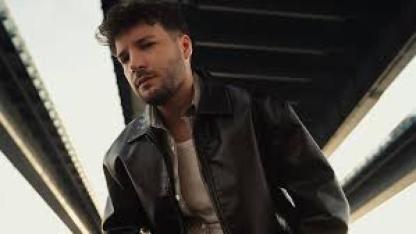 “Duy Beni” ile dikkat çeken sanatçı: Göksel İpekçi