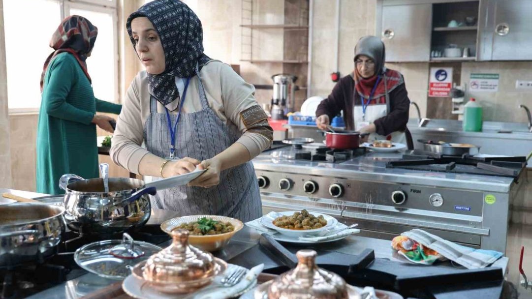 Elazığ mutfağı ulusal arenaya taşınıyor: 40 kadın geleneksel tariflerle yarıştı