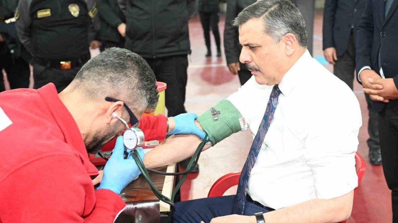 Erzurum Valisi Mustafa Çiftçi, 45. Kez Kan Bağışında Bulundu