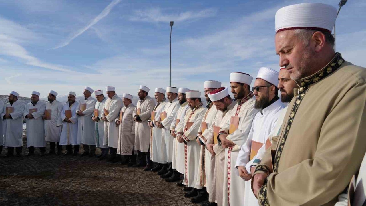 Erzurum’da 500 Yıllık Manevi Zırh: "1001 Hatim" Geleneği Başladı