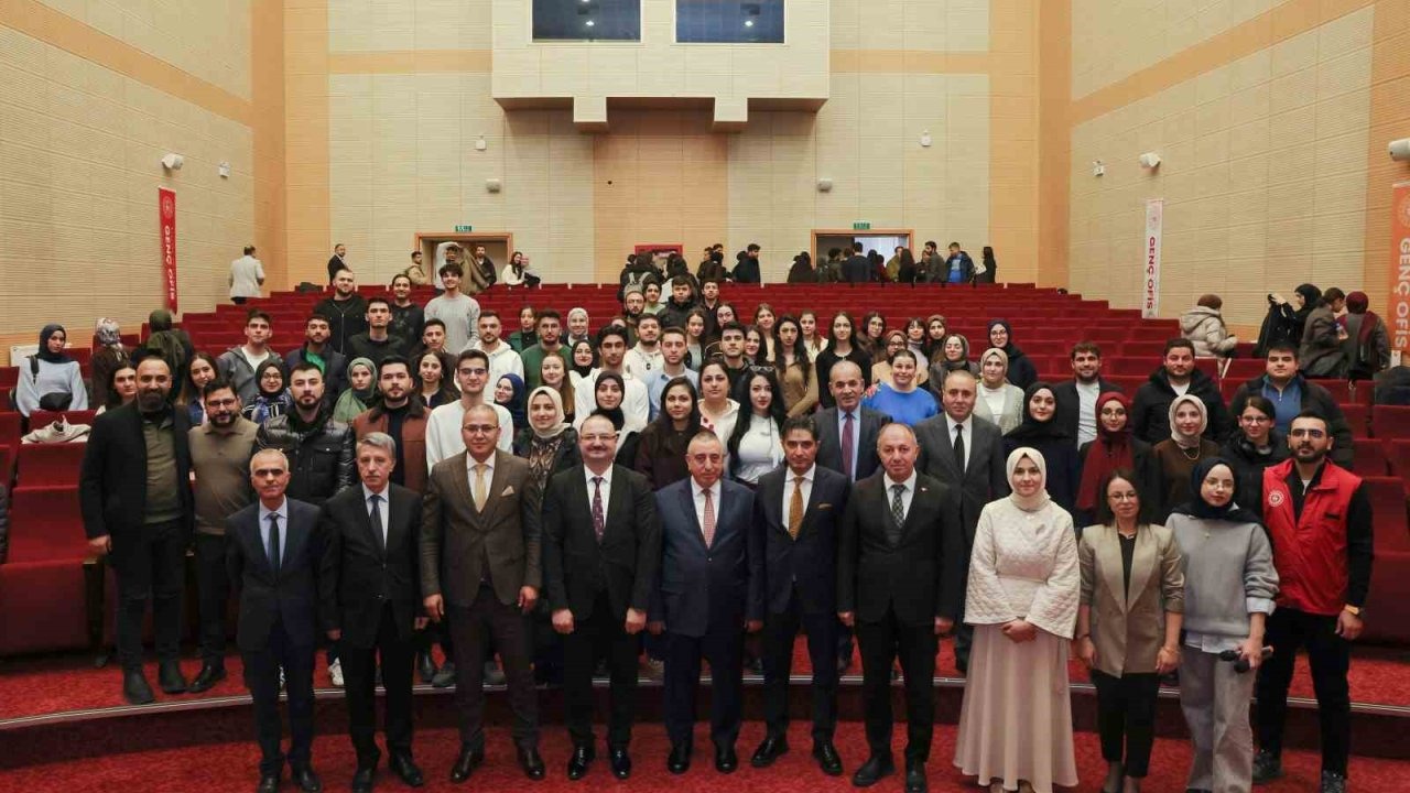 Erzurum’da Geleceğin Hukukçularına "Aksiyon" Rehberi: Atatürk Üniversitesi’nde Önemli Panel