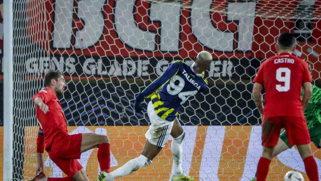 Fenerbahçe, Brann&#039;ı 4-0 Yendi: Talisca Hat-trick Yaptı