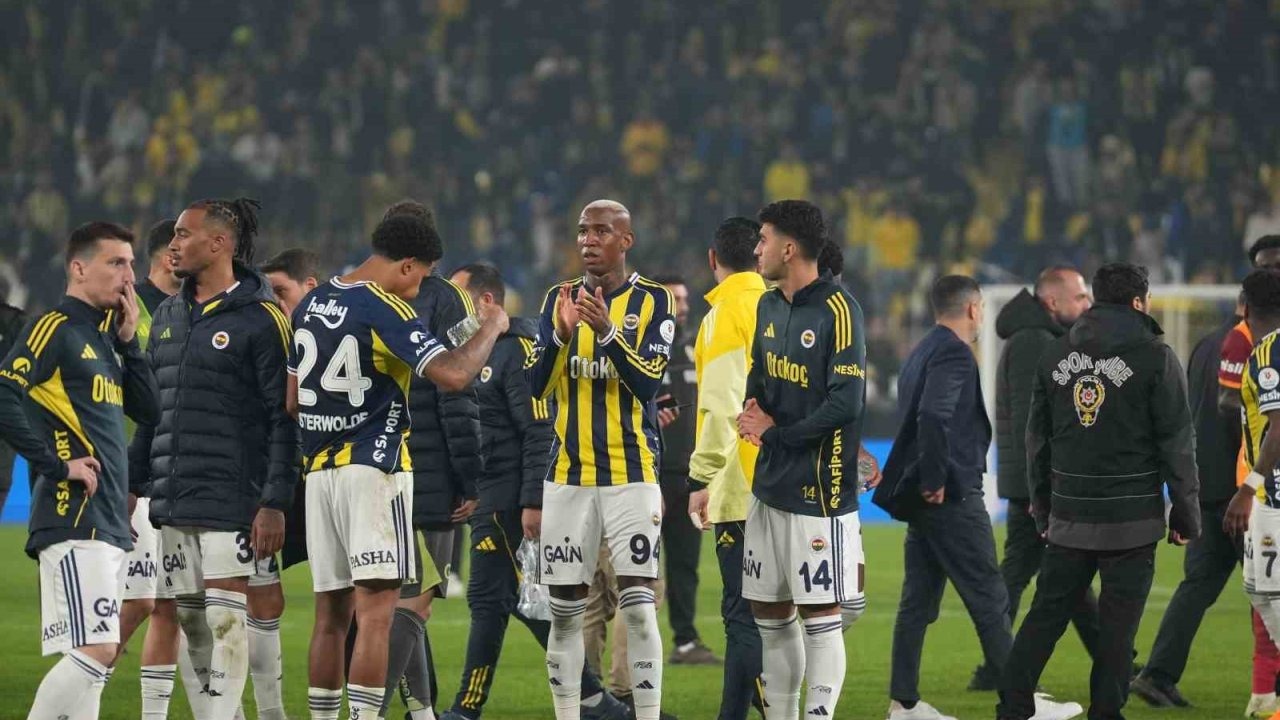 Fenerbahçe Derbide Son Dakika Golüyle 1 Puanı Kurtardı