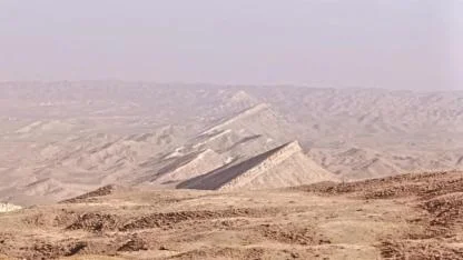 Görenler Şaşkına Dönüyor: Tuzluca’nın Gizli Hazinesi "Testere Vadisi"