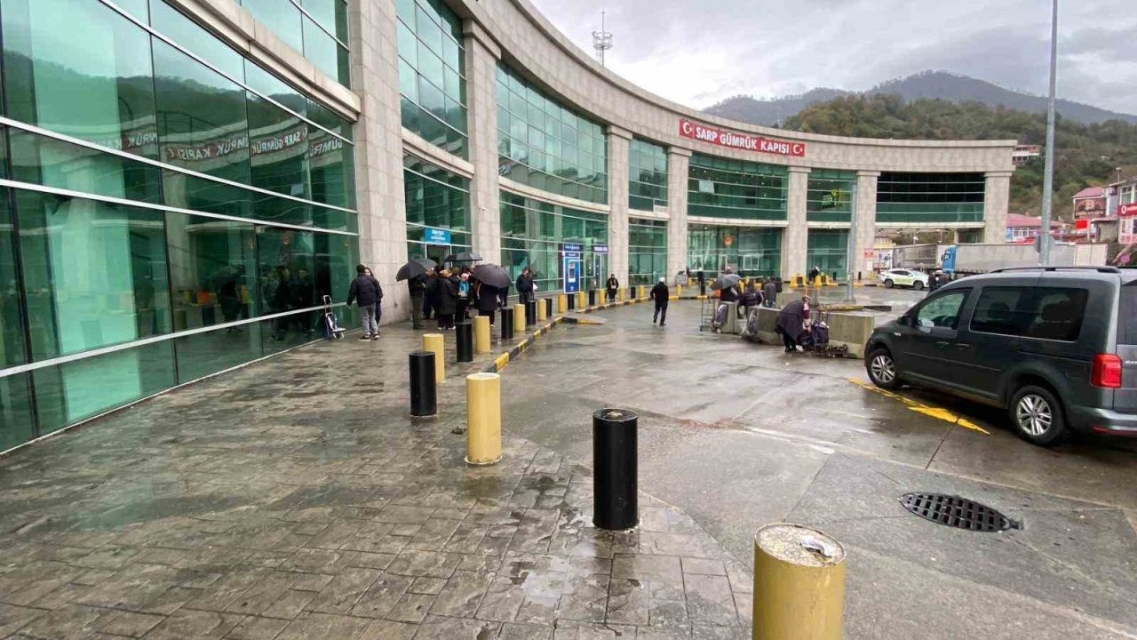 Gürcistan’a gidebilmek için sadece kimlik ve pasaport artık yeterli olmayacak